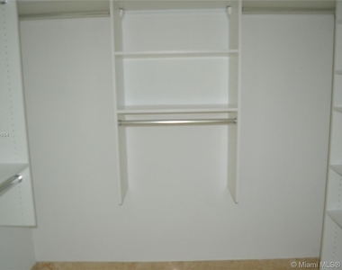 1800 N Bayshore Dr Apt 4107 - Photo Thumbnail 10