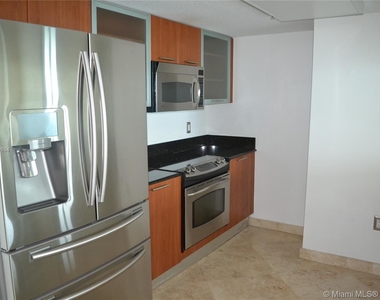 1800 N Bayshore Dr Apt 4107 - Photo Thumbnail 17