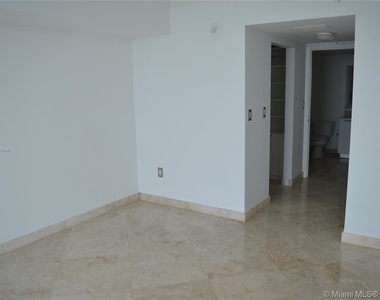 1800 N Bayshore Dr Apt 4107 - Photo Thumbnail 15