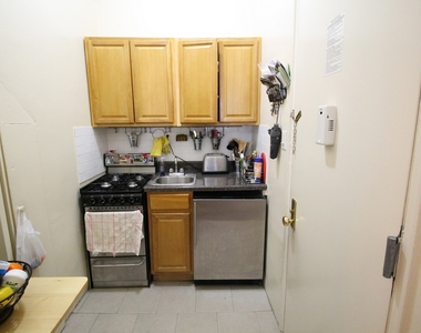 971 Lexington Avenue - Photo Thumbnail 3