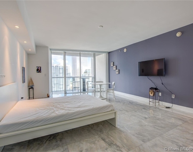 475 Brickell Ave - Photo Thumbnail 3