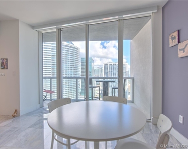 475 Brickell Ave - Photo Thumbnail 10