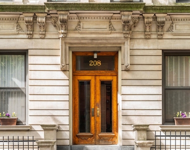 208 East 83rd Street - Photo Thumbnail 4