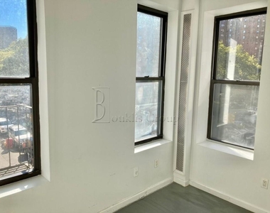 197 Madison Street - Photo Thumbnail 3