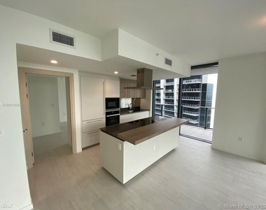 1000 Brickell Plz Unit 4601 - Photo Thumbnail 1