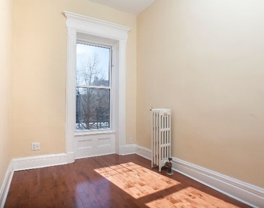 607 Eastern Parkway - Photo Thumbnail 4