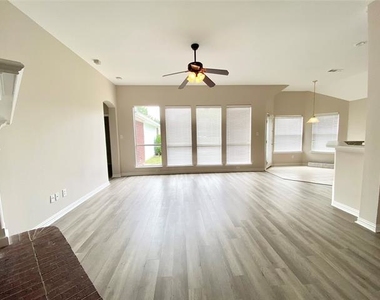 3608 Snapdragon Lane - Photo Thumbnail 4