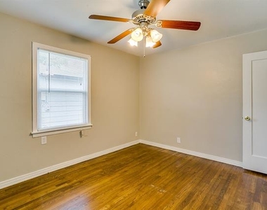 4702 Collinwood - Photo Thumbnail 22