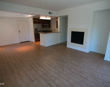 11925 Kling St 313 - Photo Thumbnail 5