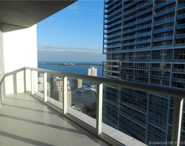 475 Brickell Ave - Photo Thumbnail 1