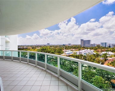 1643 Brickell Ave - Photo Thumbnail 4