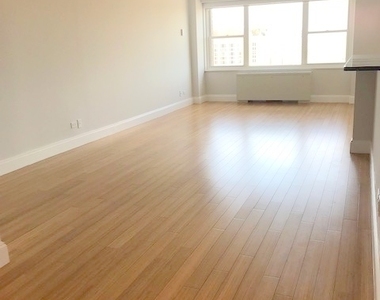 3 Month's Free!! Beautiful 3 Bedroom 2  Bathroom on the UWS 60'S - Photo Thumbnail 2