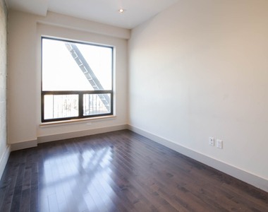 586 Grand Street - Photo Thumbnail 5