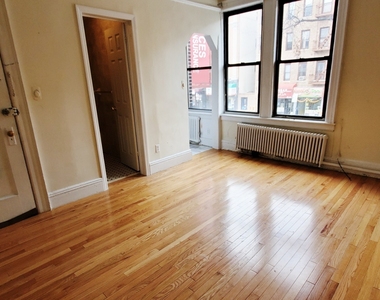 25-25 Steinway Street - Photo Thumbnail 2