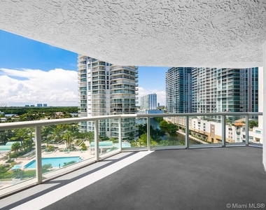 16400 Collins Avenue - Photo Thumbnail 13