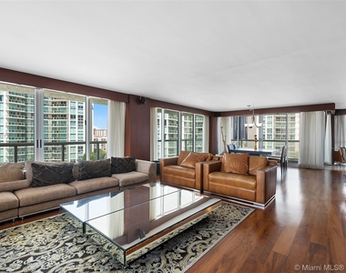 16400 Collins Avenue - Photo Thumbnail 20