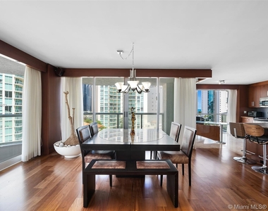 16400 Collins Avenue - Photo Thumbnail 16