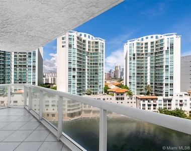 16400 Collins Avenue - Photo Thumbnail 3