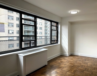 405 East 56th Street - Photo Thumbnail 2