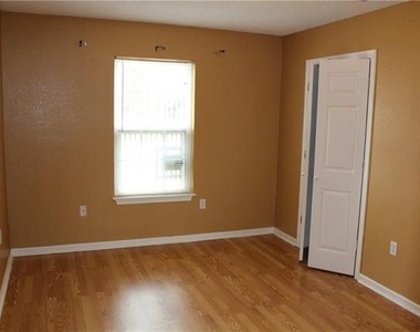 4043 Gray Oak Place - Photo Thumbnail 14