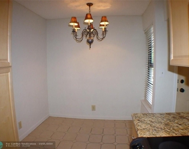 4 Royal Palm Way - Photo Thumbnail 10