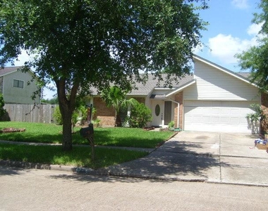 2938 Jenny Drive - Photo Thumbnail 2