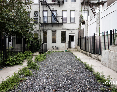 1631 St Johns Place - Photo Thumbnail 10