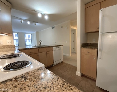 631 D St Nw Unit 727 - Photo Thumbnail 3