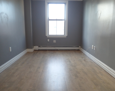 424 Carlton Avenue - Photo Thumbnail 6