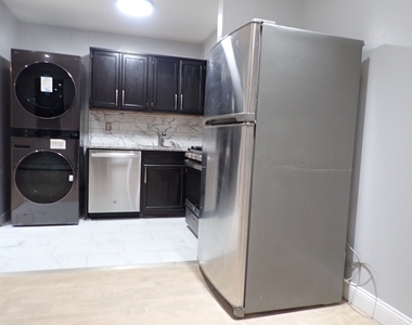 424 Carlton Avenue - Photo Thumbnail 12