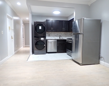 424 Carlton Avenue - Photo Thumbnail 4