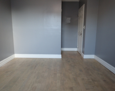 424 Carlton Avenue - Photo Thumbnail 9
