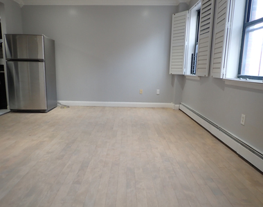 424 Carlton Avenue - Photo Thumbnail 2