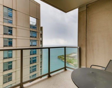 600 North Lake Shore Drive - Photo Thumbnail 4