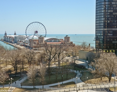 600 North Lake Shore Drive - Photo Thumbnail 4