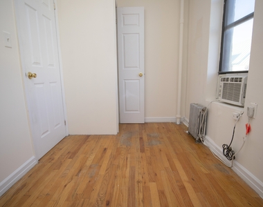 110 St Marks Place - Photo Thumbnail 6