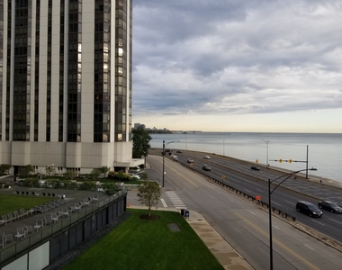 900 North Lake Shore Drive - Photo Thumbnail 10