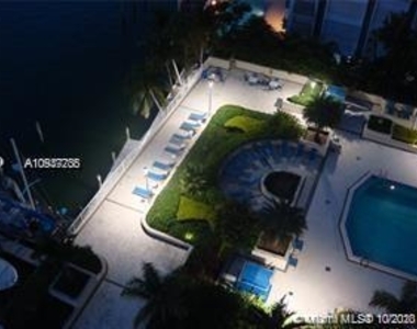 5600 Collins Ave - Photo Thumbnail 7