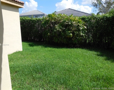 1520 Tamarind Ct - Photo Thumbnail 25