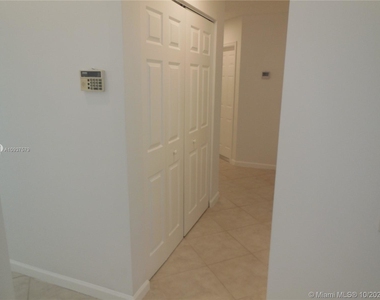 1520 Tamarind Ct - Photo Thumbnail 12