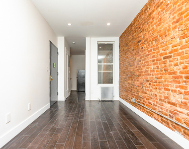 475 Chauncey Street - Photo Thumbnail 4