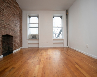 205 West 20th Street - Photo Thumbnail 0