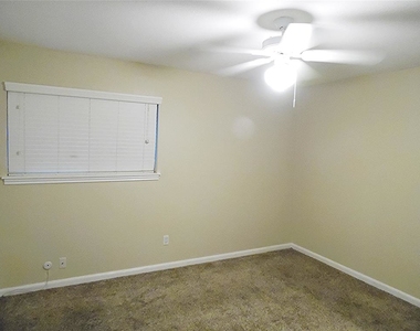 15351 E Hampton Circle - Photo Thumbnail 10