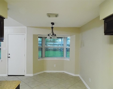 15351 E Hampton Circle - Photo Thumbnail 6