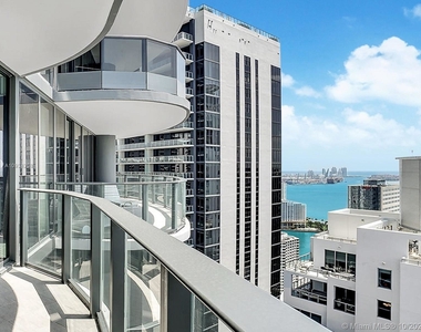 1000 Brickell Plz - Photo Thumbnail 2