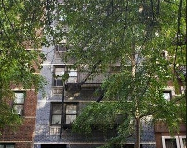 East 55th Street - Photo Thumbnail 3