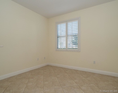 3330 Nw 125 Ln - Photo Thumbnail 12