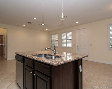 3330 Nw 125 Ln - Photo Thumbnail 11