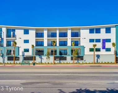 7223 Tyrone Ave. - Photo Thumbnail 15