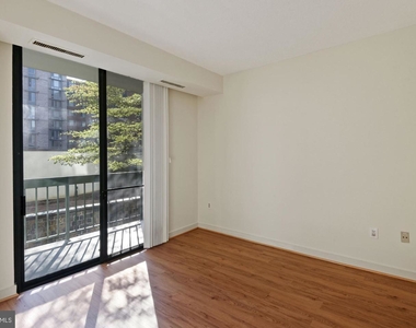 955 26th St Nw #209 - Photo Thumbnail 11